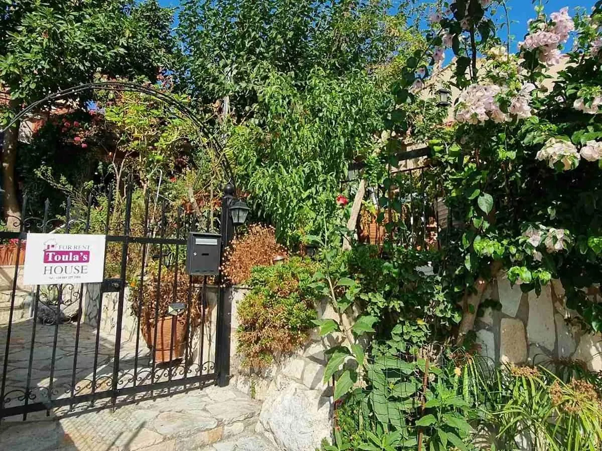 Toulas House Divarata 0*,  Yunanistan